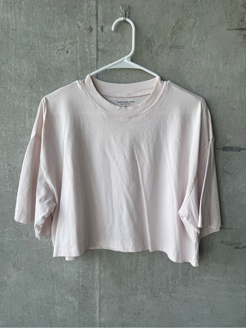 Abercrombie & Fitch Women's Light Pink Cropped Tee
